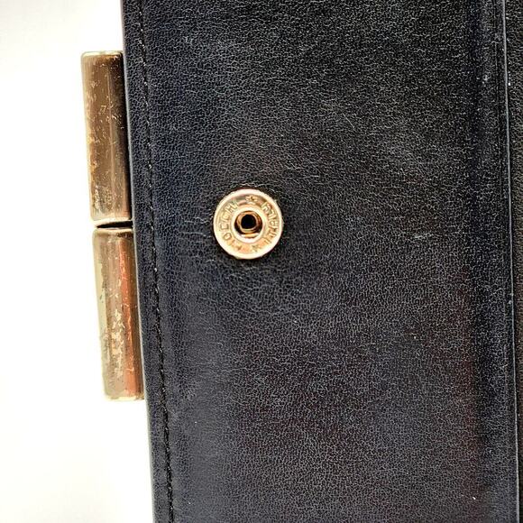 BURBERRY Black embossed patent leather kiss lock compact wallet - Picture 11 of 16